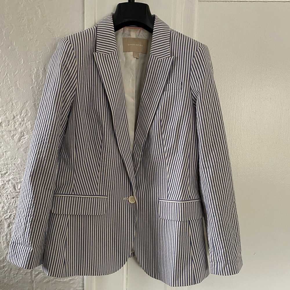 Banana Republic Blue & White Seersucker Striped Blazer, Size 4
